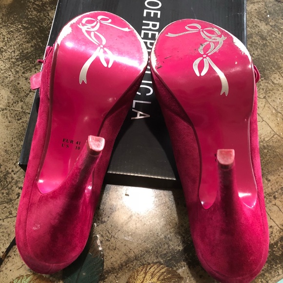 Fuchsia (non-vegan) suede, platform heel!!💗💗💗 - Picture 5 of 8